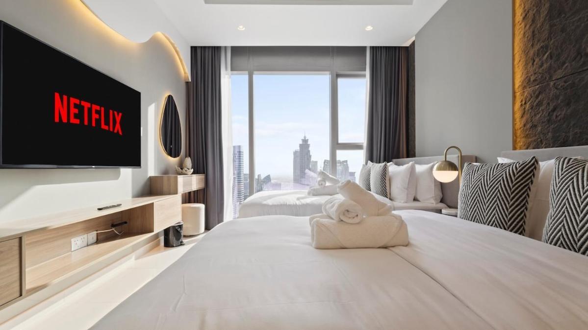 Stunning 1br High Floor With Rooftop Infinity Pool Apartment *