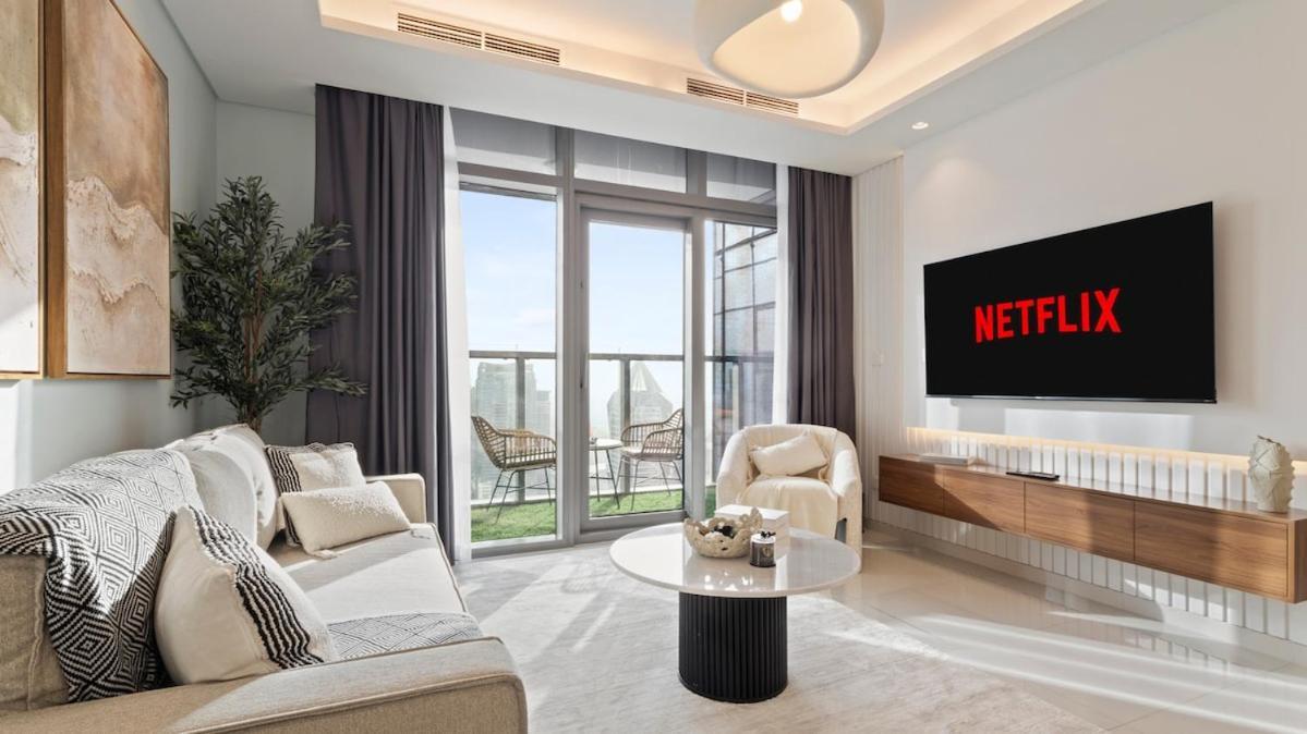 Stunning 1br High Floor With Rooftop Infinity Pool * Dubai