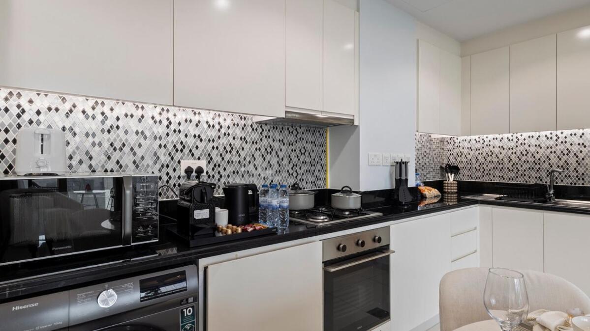 Stunning 1br High Floor With Rooftop Infinity Pool *