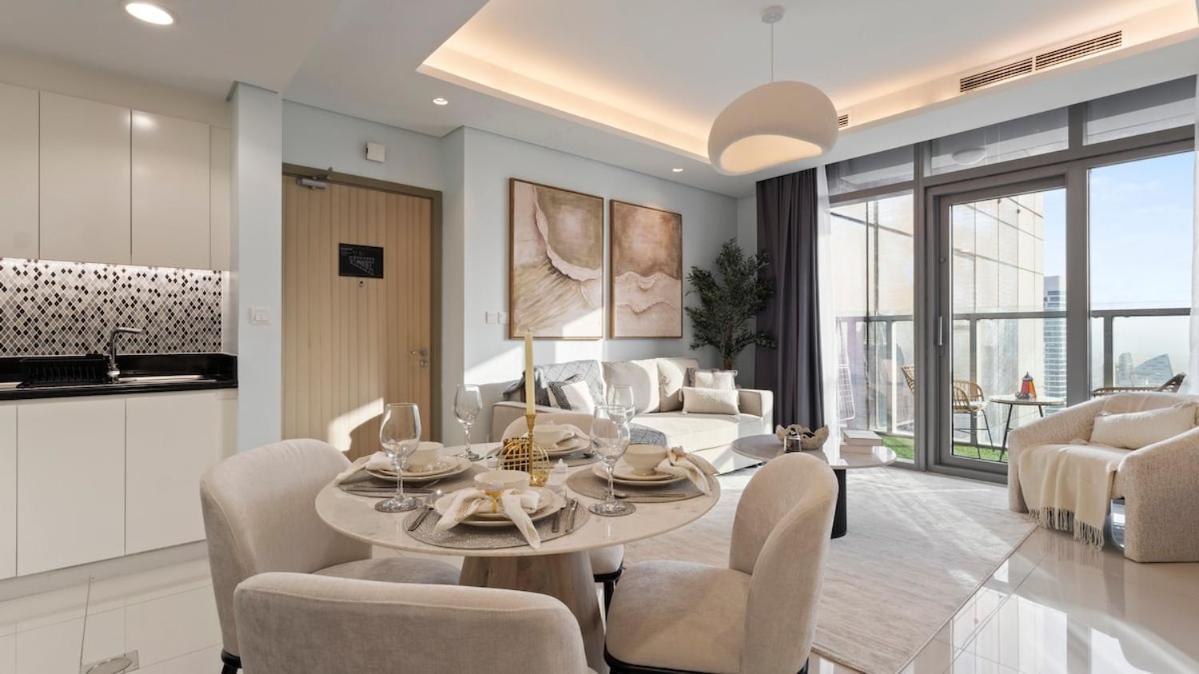 Stunning 1br High Floor With Rooftop Infinity Pool Apartment *